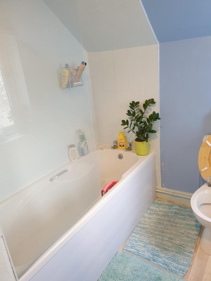 Lotus Pod House Homestay Horsell Zewnętrze zdjęcie