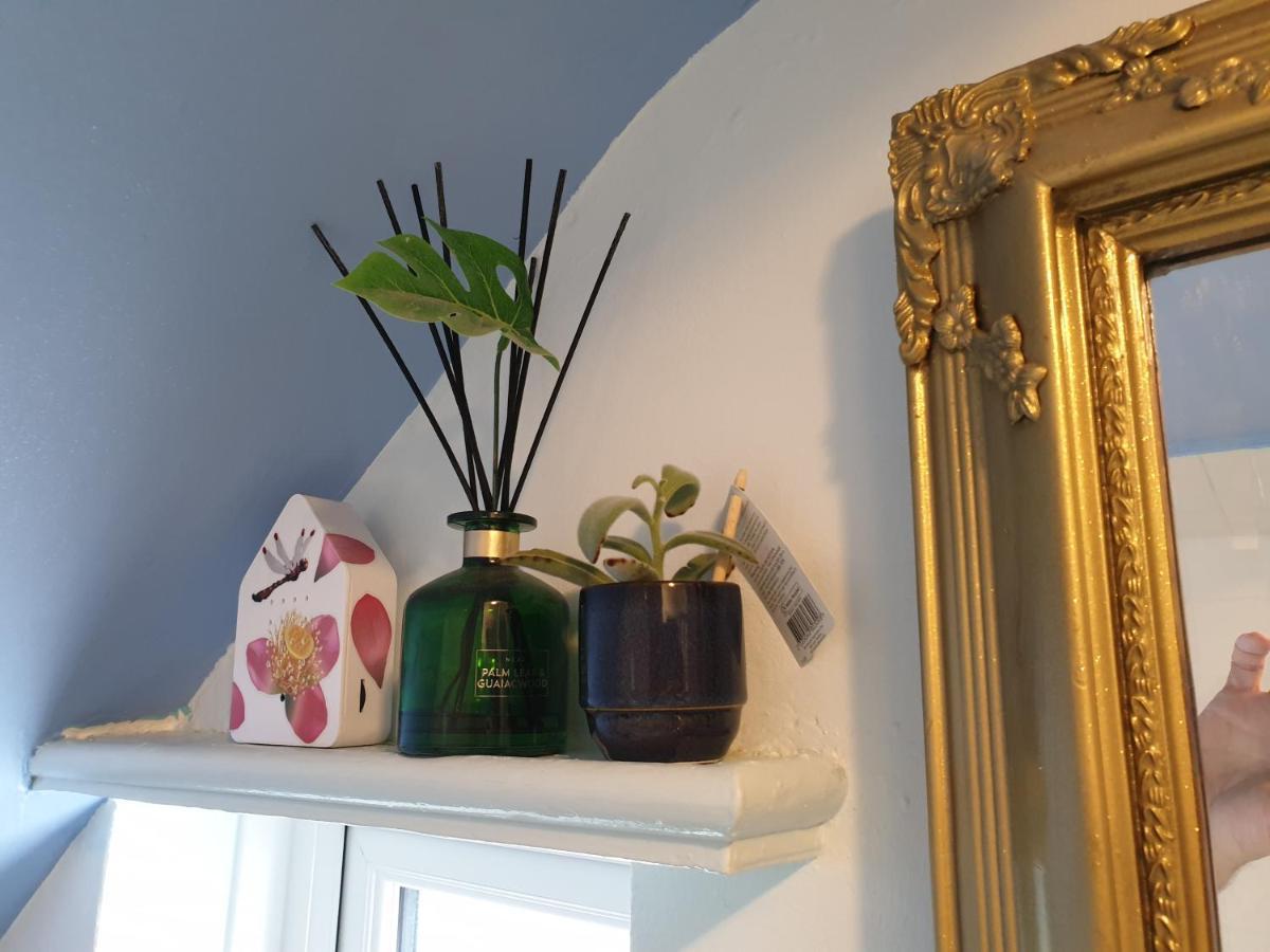 Lotus Pod House Homestay Horsell Zewnętrze zdjęcie