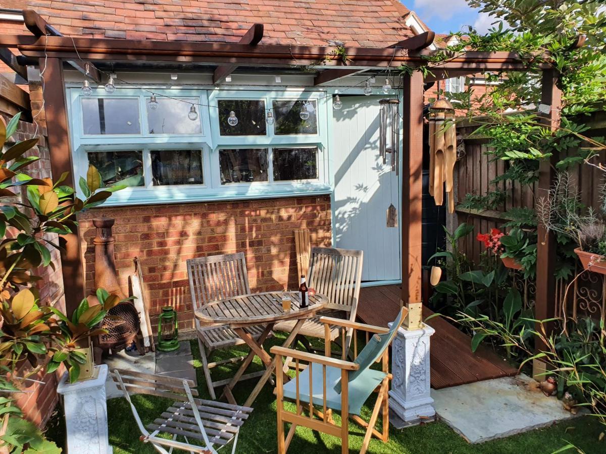 Lotus Pod House Homestay Horsell Zewnętrze zdjęcie