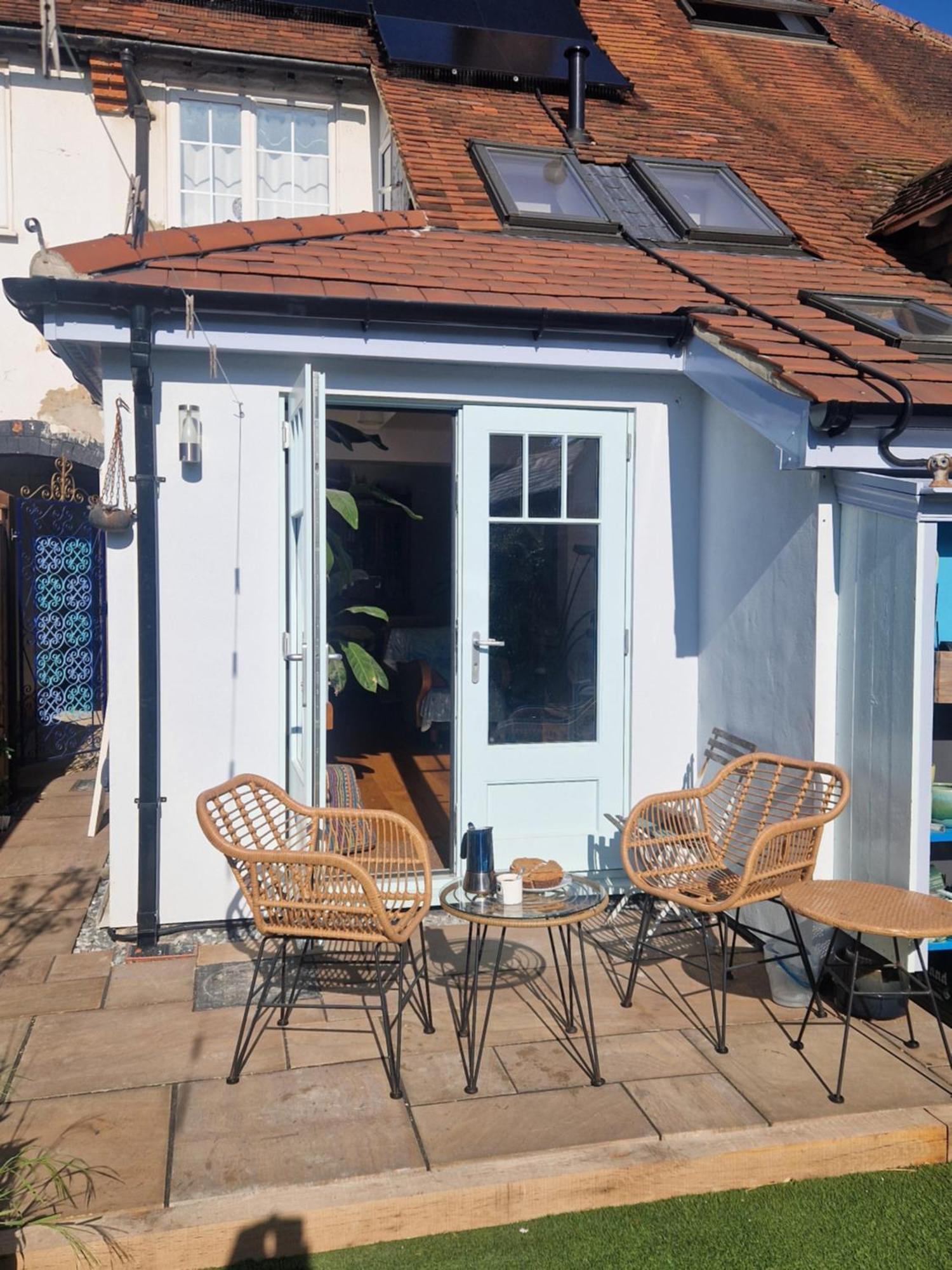 Lotus Pod House Homestay Horsell Zewnętrze zdjęcie
